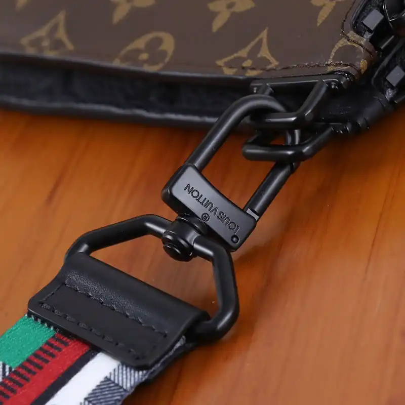 LV Bag 2207YA0002