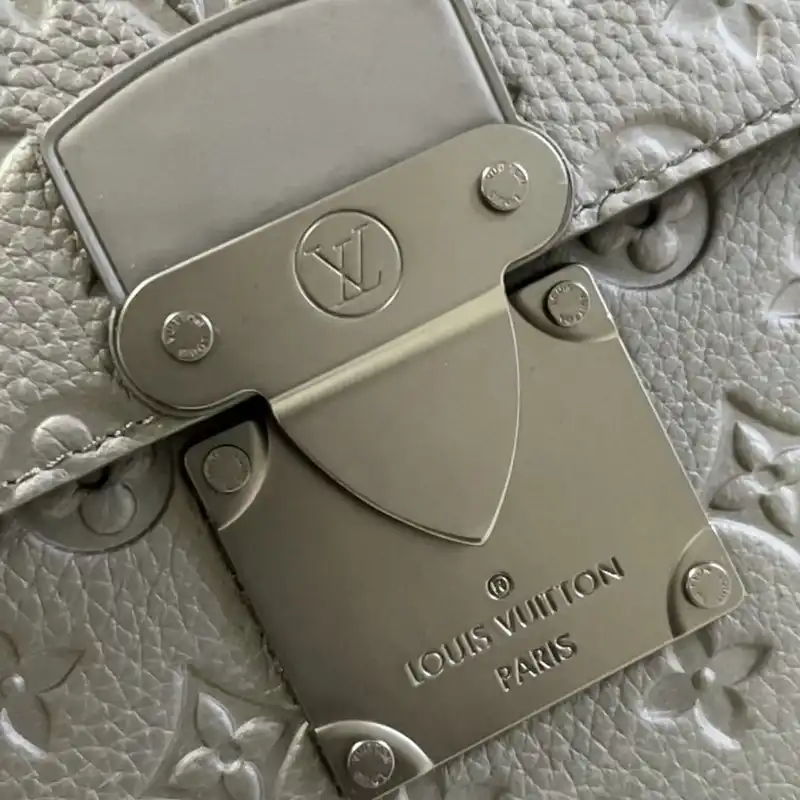 LV Bag 2207YA0026