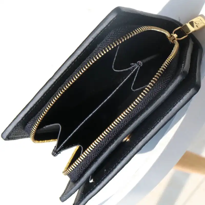LV Bag 2208DJ0030