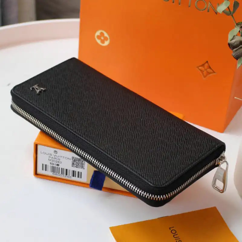 LV Bag 2208DJ0035