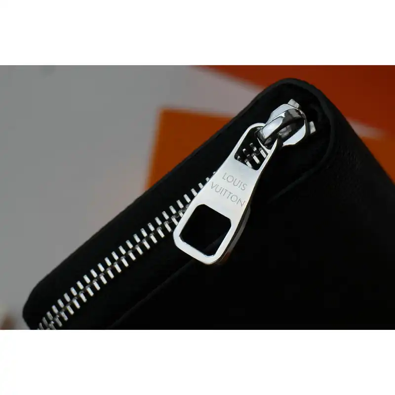LV Bag 2208DJ0035