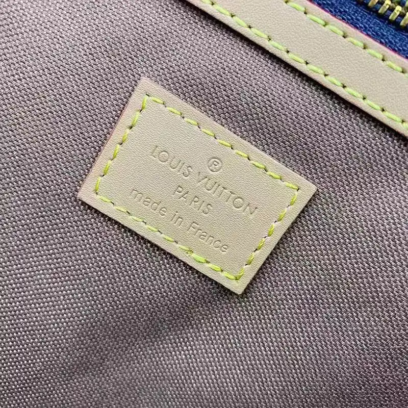 LV Bag 2209HT0032