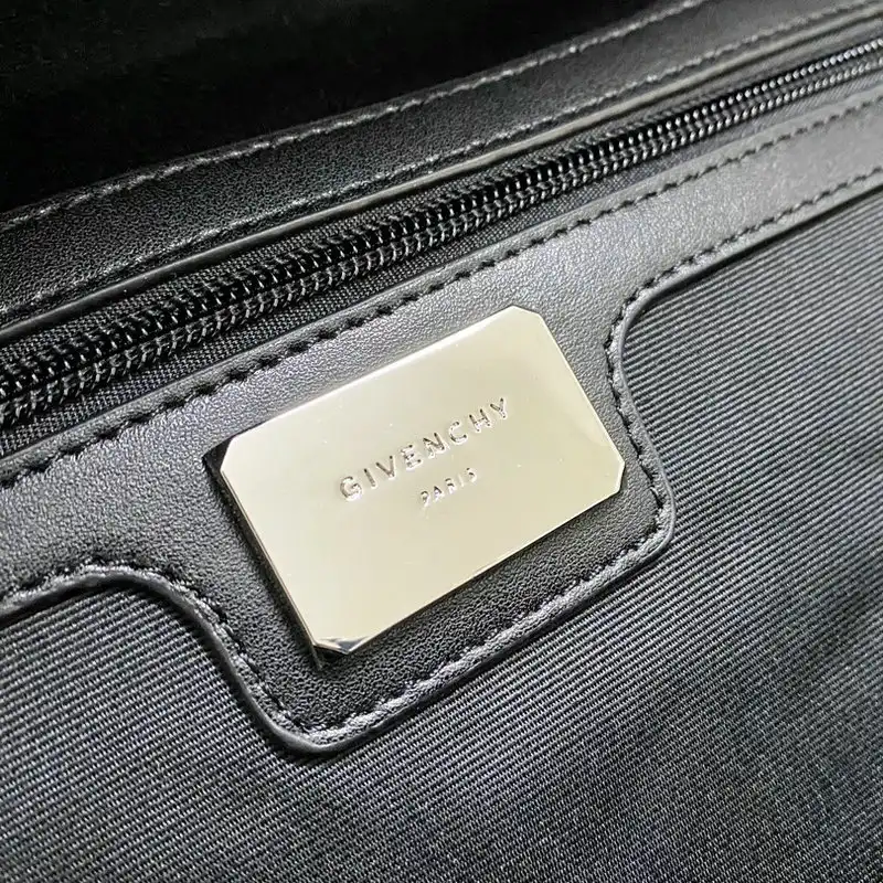 Givenchy Bag 2209SW0067