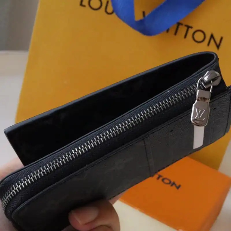 LV Bag 2210DJ0011