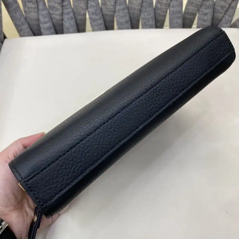 LV Bag 2212YZ0014