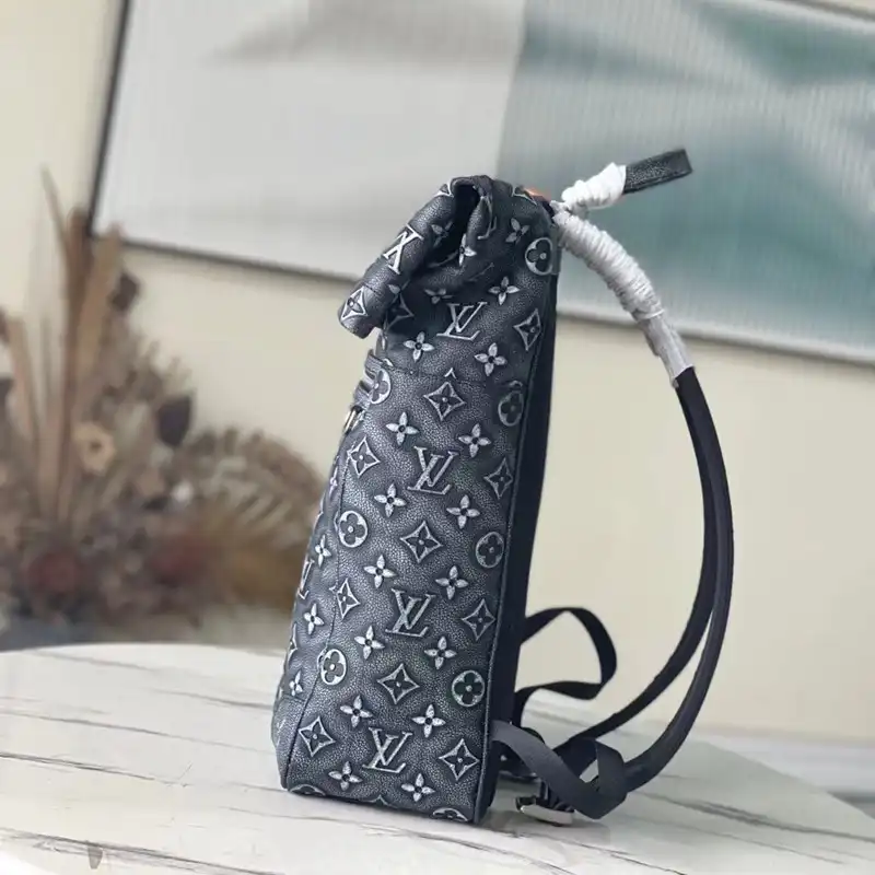 LV Bag 2301YZ0054