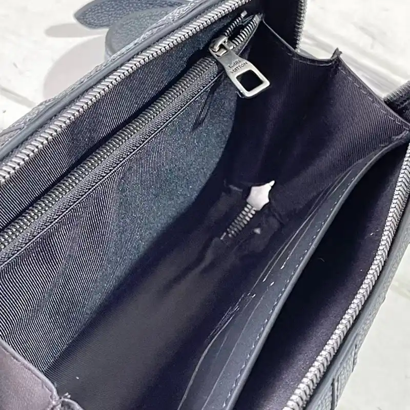 LV Bag 2301YZ0057