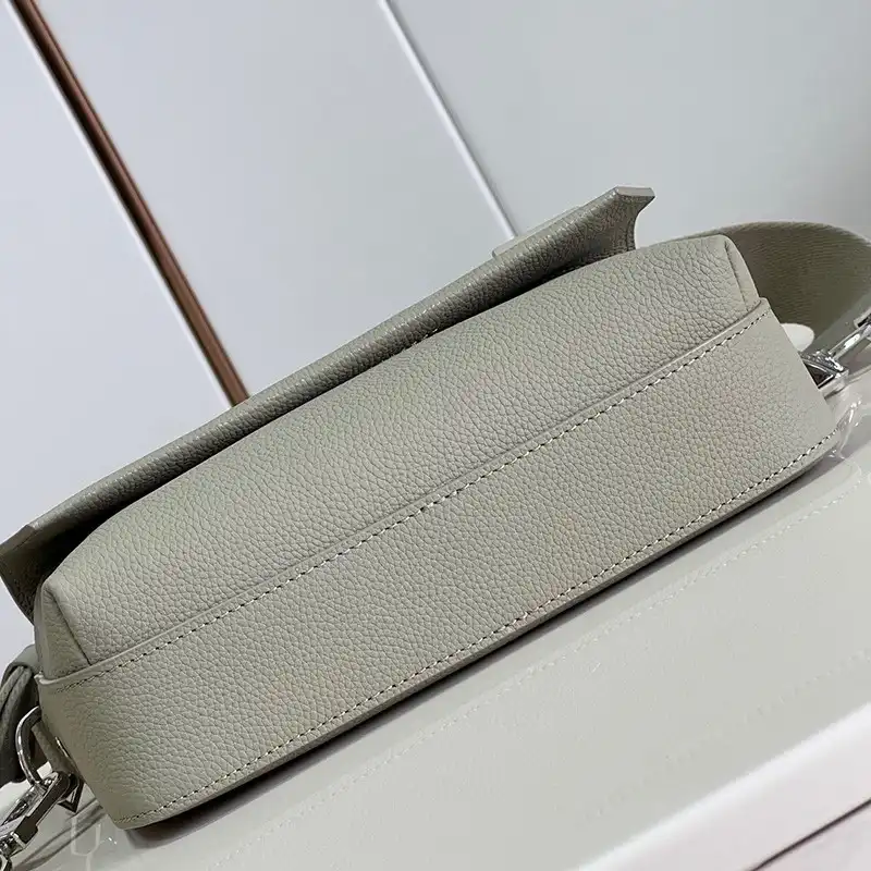 LV Bag 2306YA0169