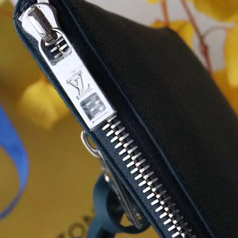 LV Bag 2308DJ0039