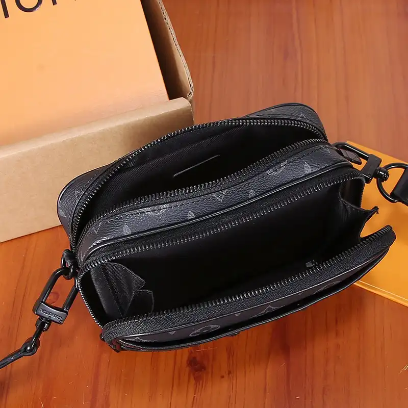 LV Bag 2309YA0018