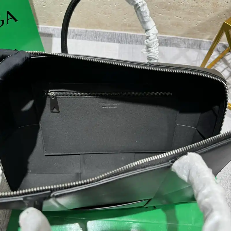 b0tte*a Ven*ta bags 2406ya0020