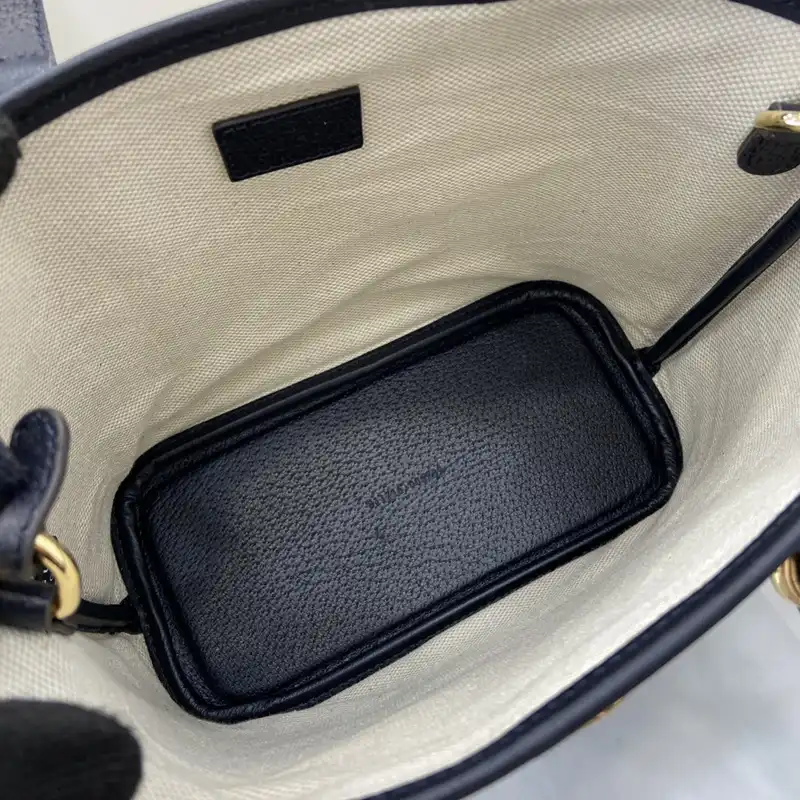 G*u*i bags 2407yz0191
