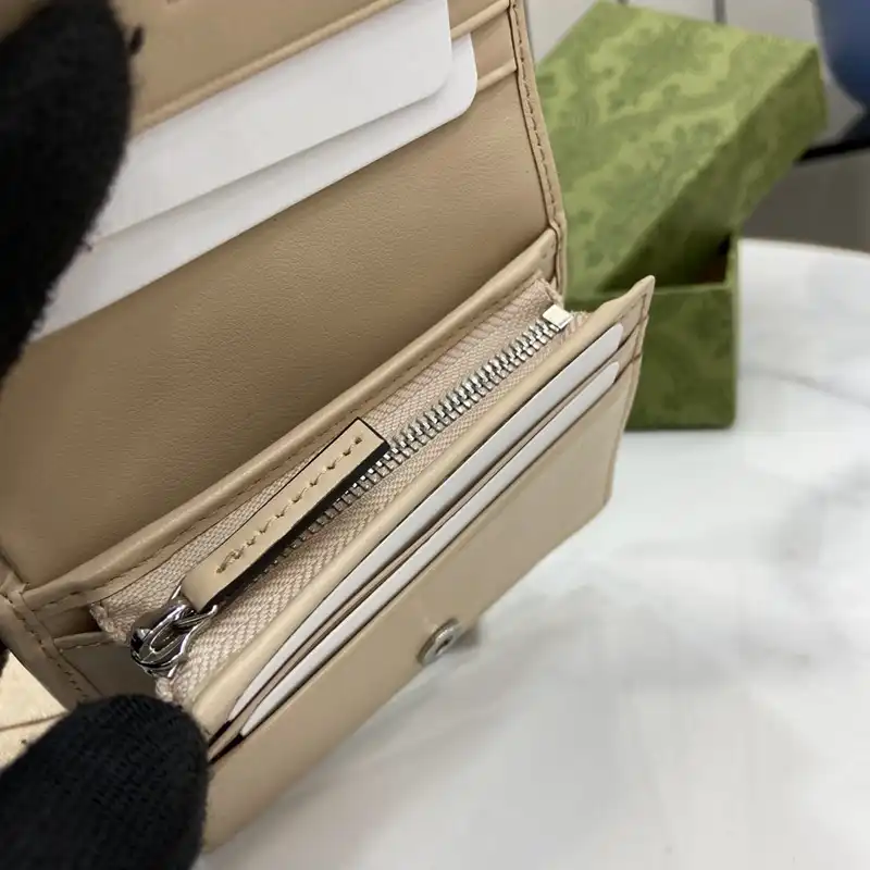 G*u*i bags 2407yz0254