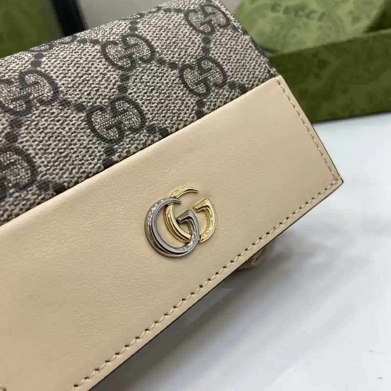 G*u*i bags 2407yz0255