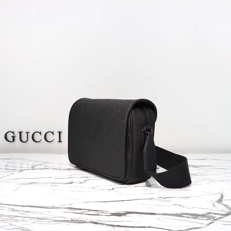G*u*i bags 2411ya0201