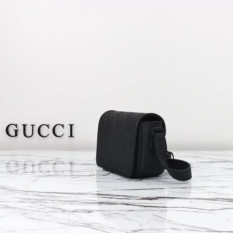 G*u*i bags 2411ya0202