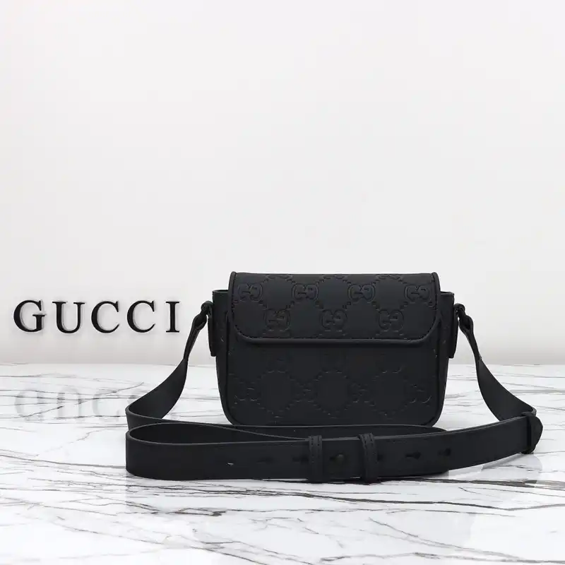 G*u*i bags 2411ya0202
