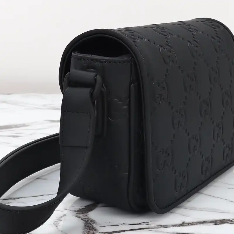 G*u*i bags 2411ya0202