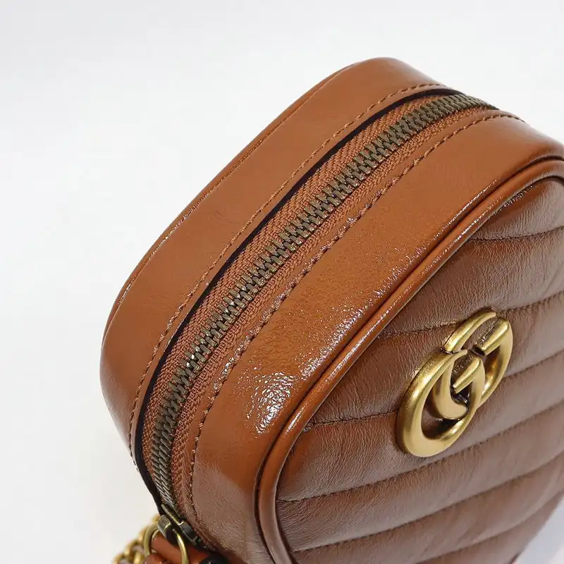 G*u*i bags 2012sh0001