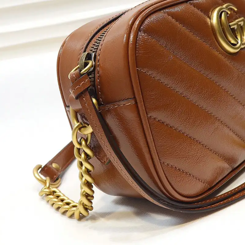 G*u*i bags 2012sh0002