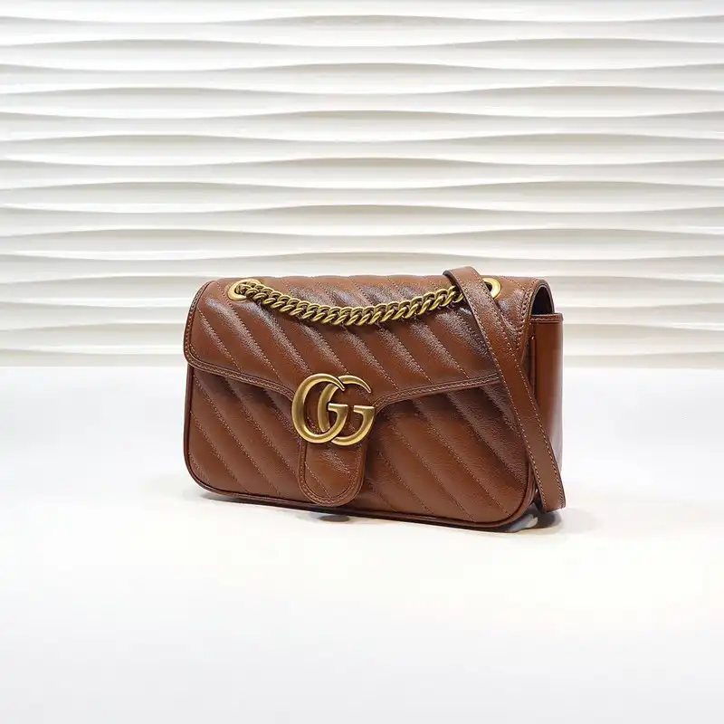 G*u*i bags 2012sh0006