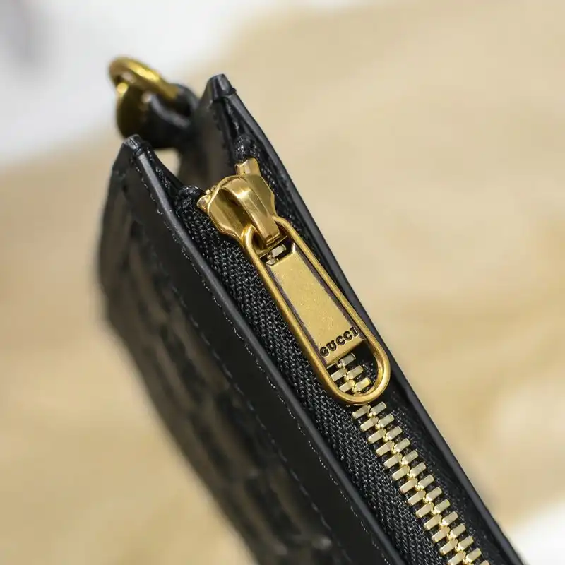 G*u*i bags 2012sh0079