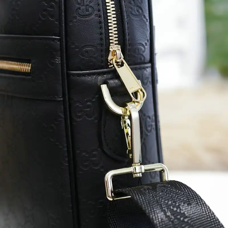 G*u*i bag 20ya11008