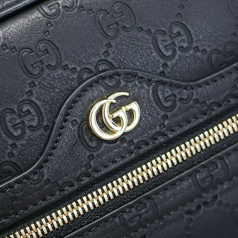 G*u*i bag 20ya11009