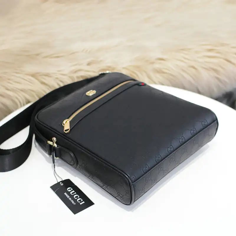 G*u*i bag 20ya11009