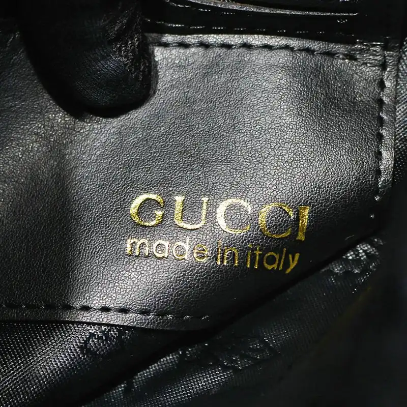 G*u*i bag 20ya11011