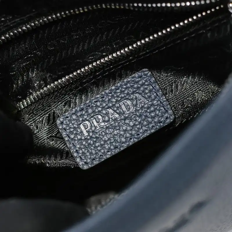 Pra*a bag 20ya11019