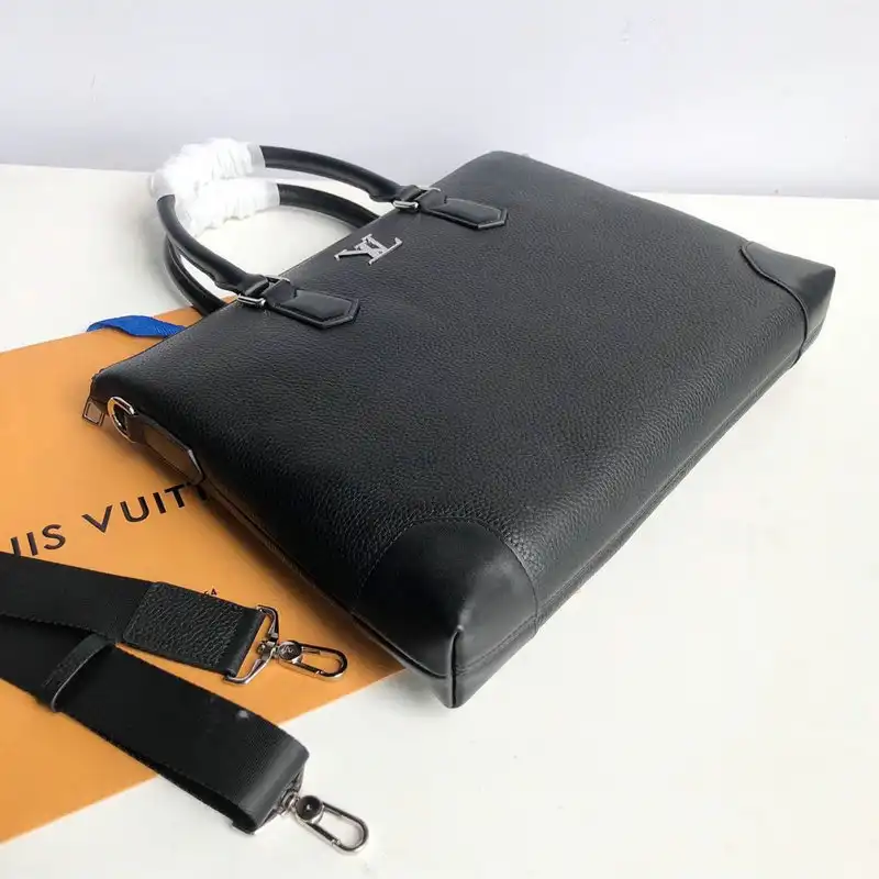 LV Bag 20YA11035