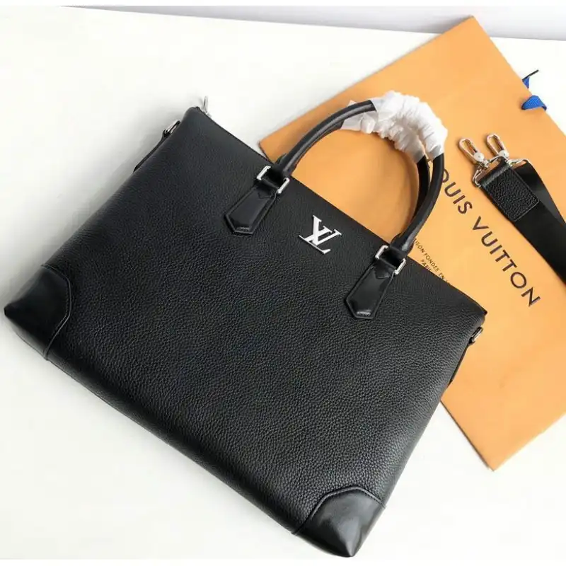 LV Bag 20YA11035