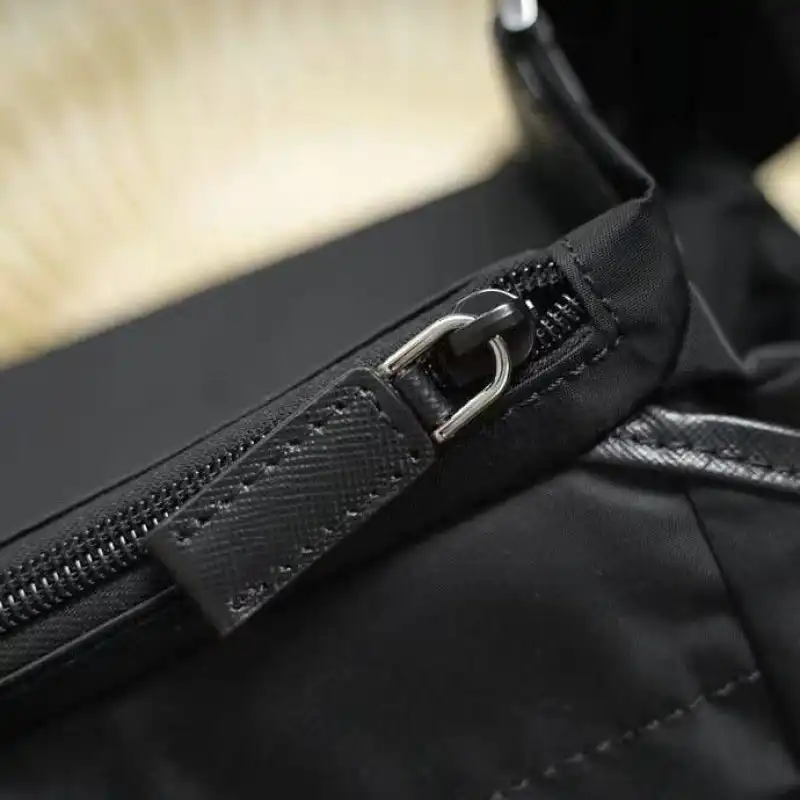 Pra*a bag 20ya11041