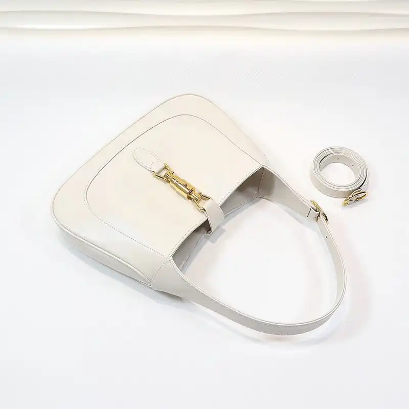 G*u*i bag 20dj11110