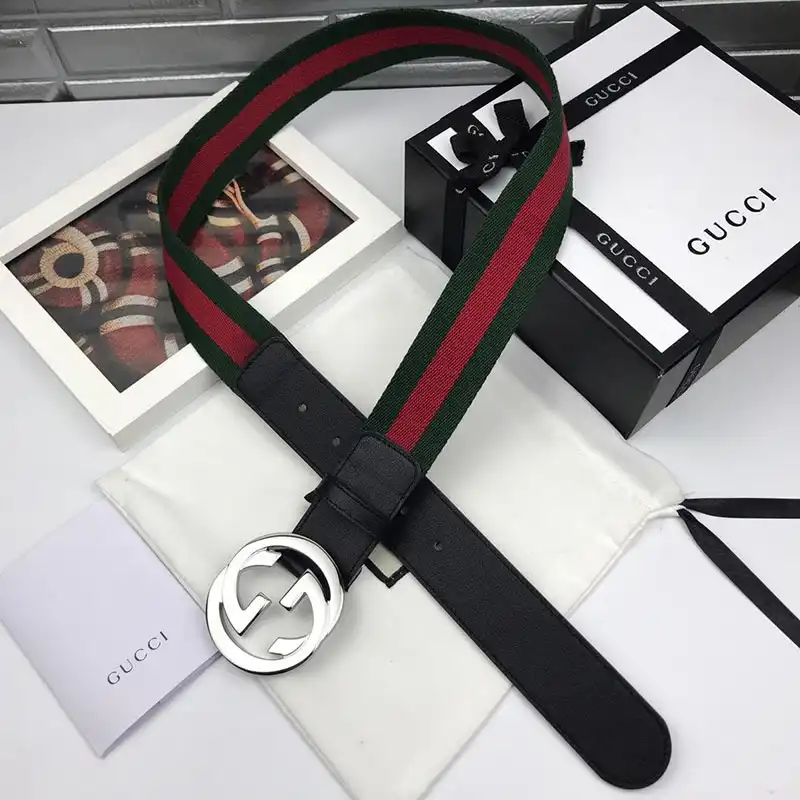 G*u*i s belts 19bl0085