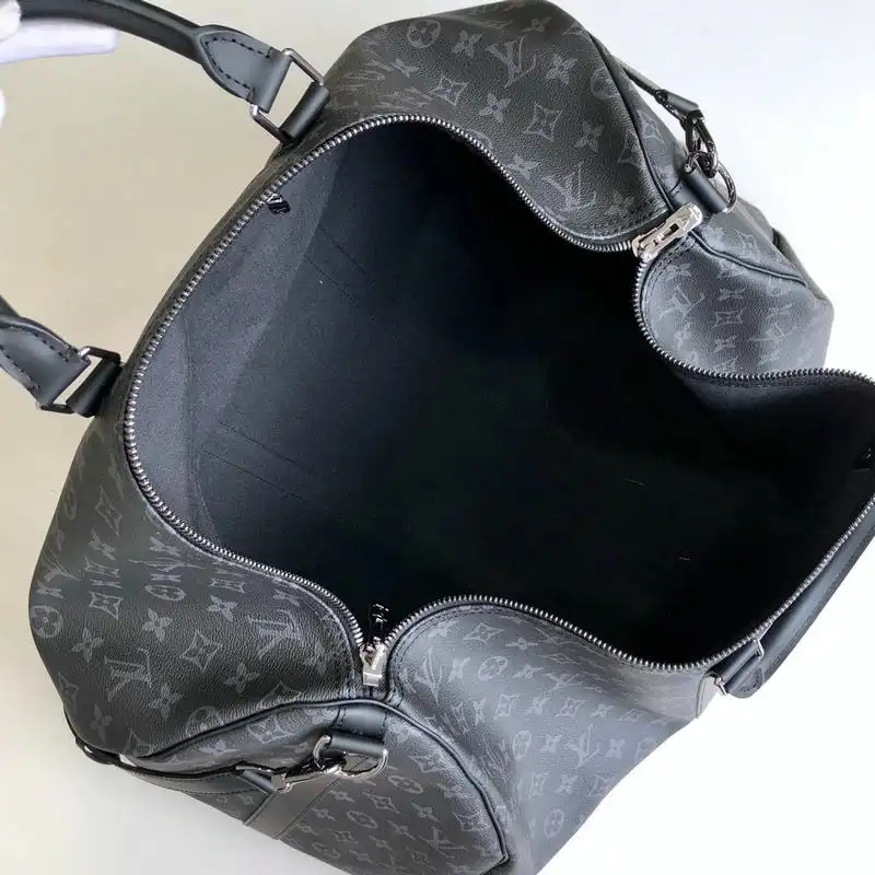 LV Bags 19T1L0196