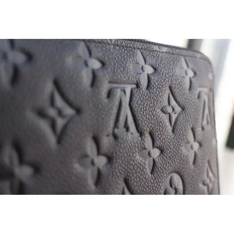 LV Bags 19T1L0286