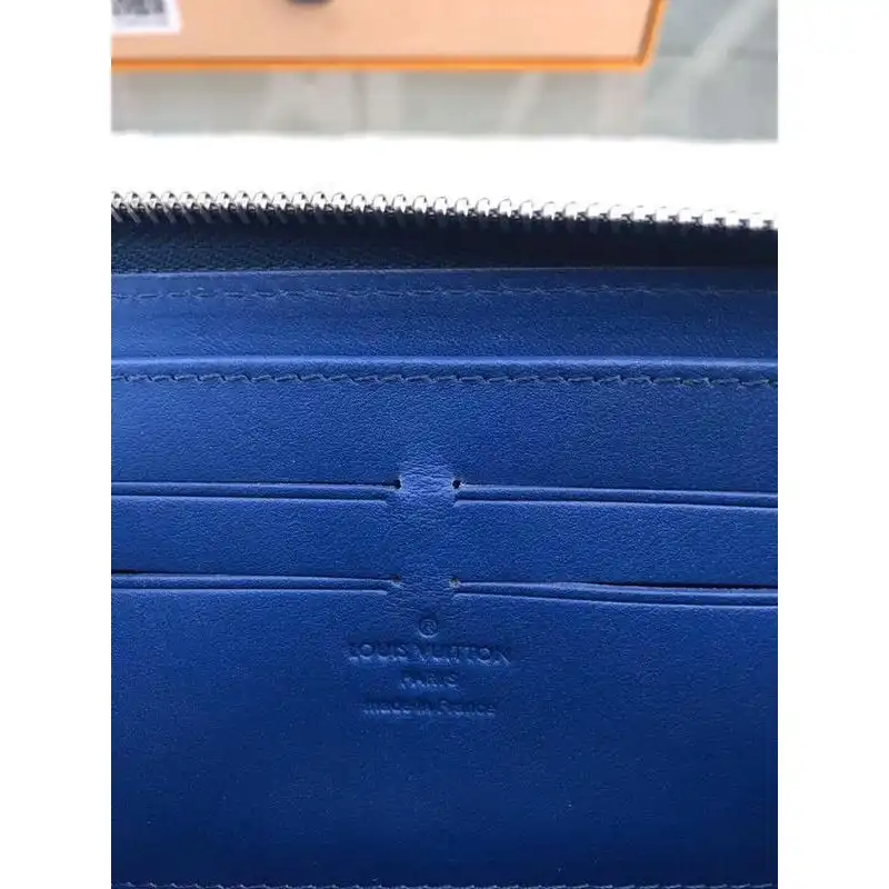 LV Bags 19T1L0329