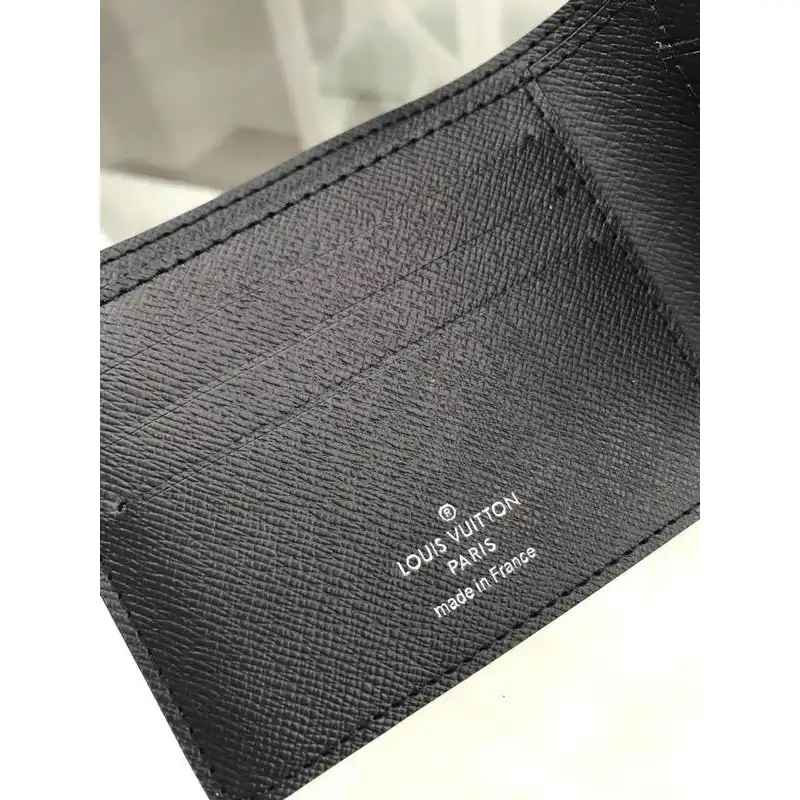 LV Bags 19T1L0360