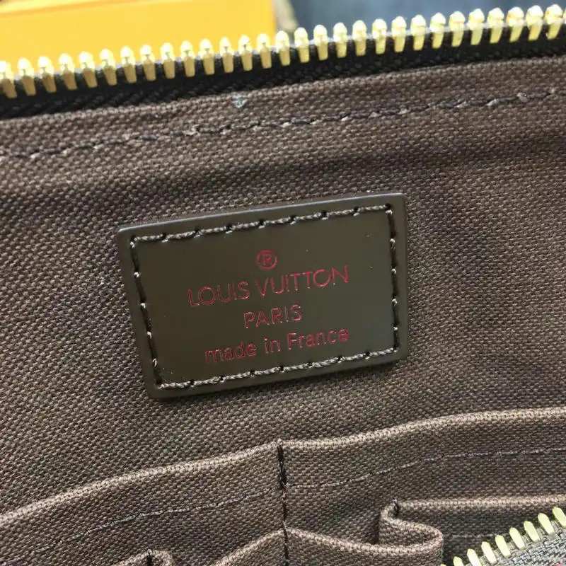 LV Bags 19T1L0378