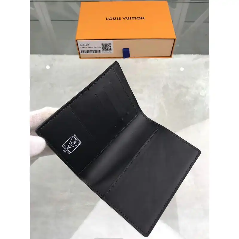 LV Bags 19T1L0408