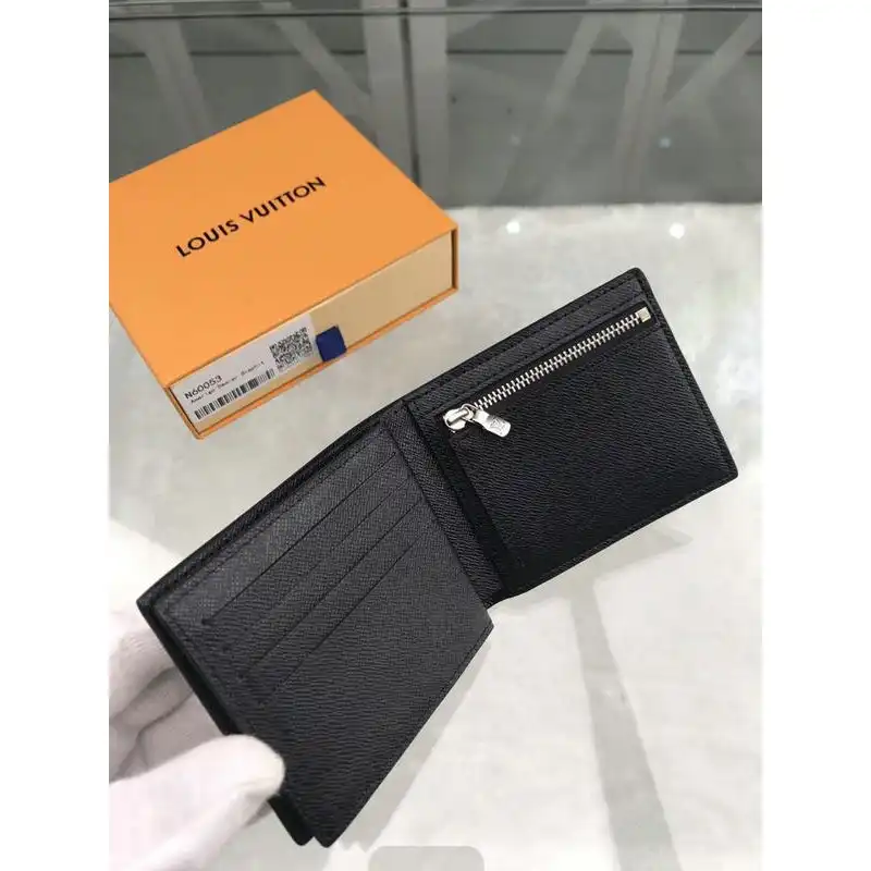 LV Bags 19T1L0558