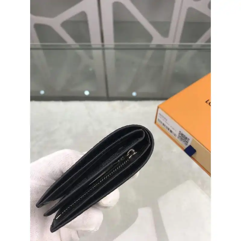 LV Bags 19T1L0558
