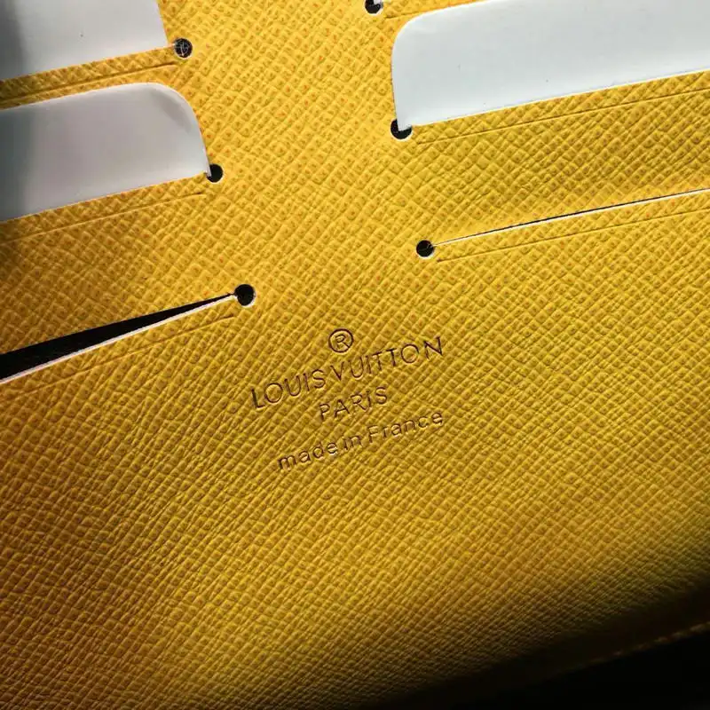 LV Bags 19T1L0625