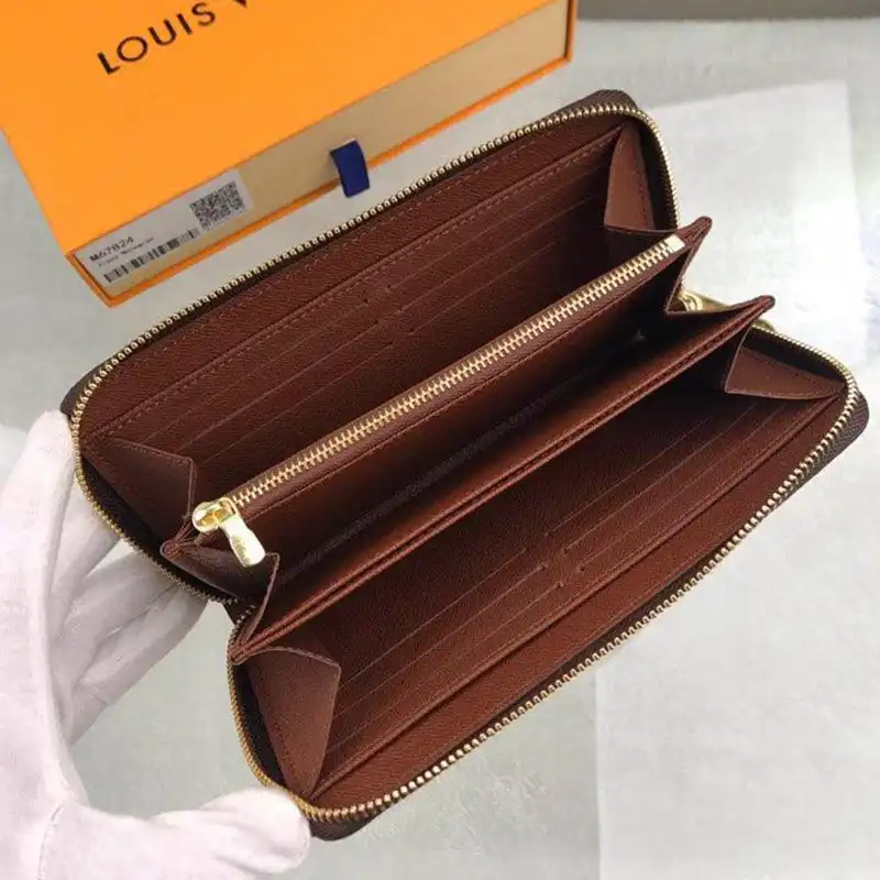 LV Bags 19T1L0651