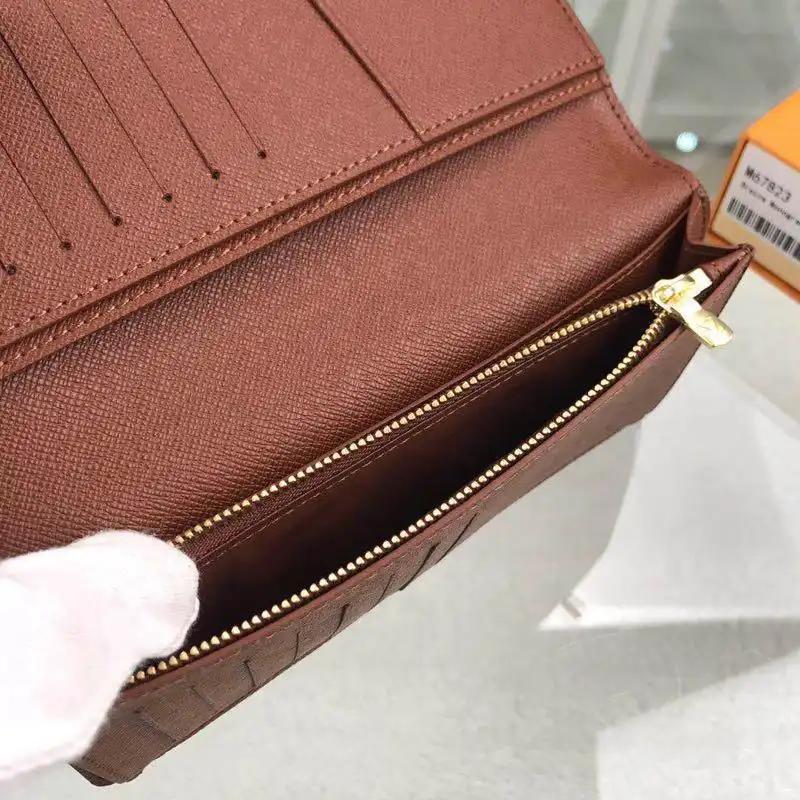 LV Bags 19T1L0662