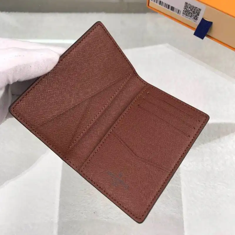 LV Bags 19T1L0665