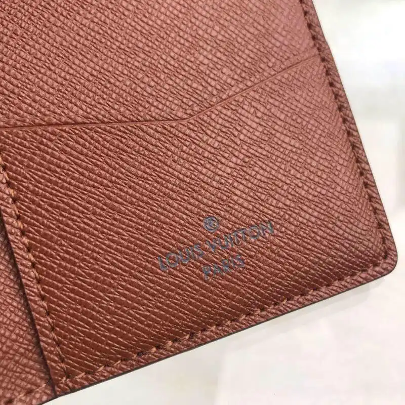 LV Bags 19T1L0665