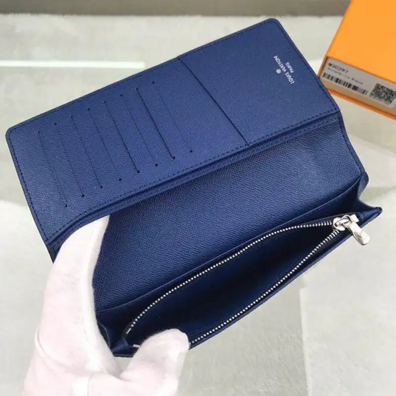 LV Bags 19T1L0670